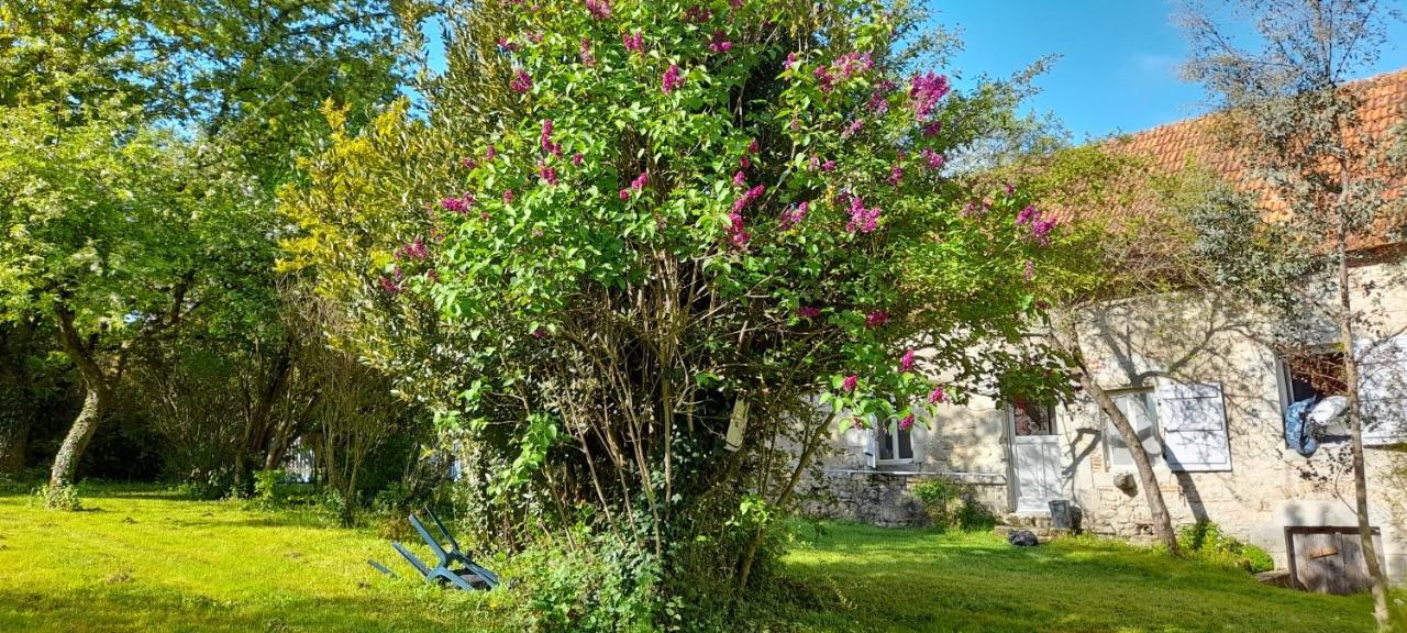 Bed and Breakfast Domaine Pastel Besson Экстерьер фото