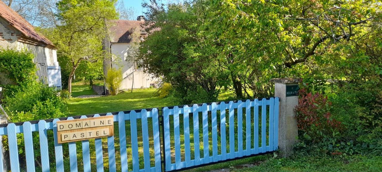 Bed and Breakfast Domaine Pastel Besson Экстерьер фото