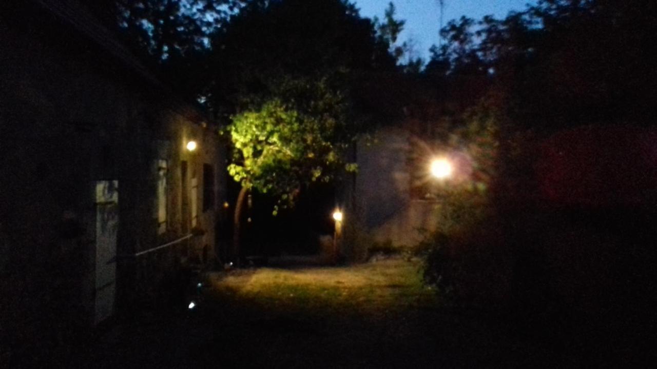 Bed and Breakfast Domaine Pastel Besson Экстерьер фото
